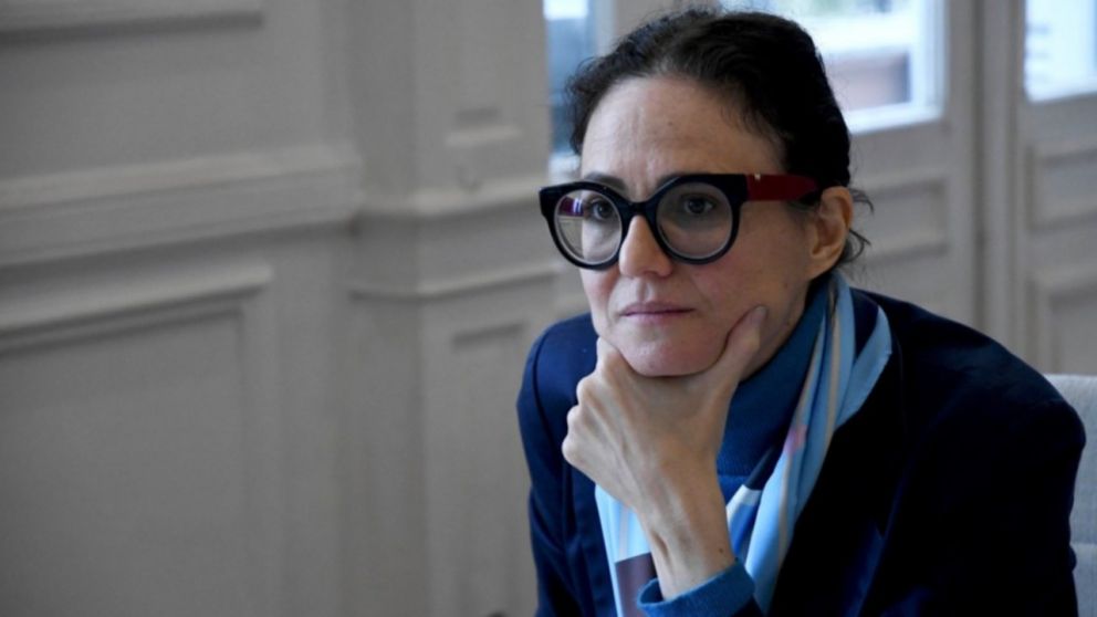 Paritarias: el Gobierno está a favor de anticipar la apertura, según Todesca