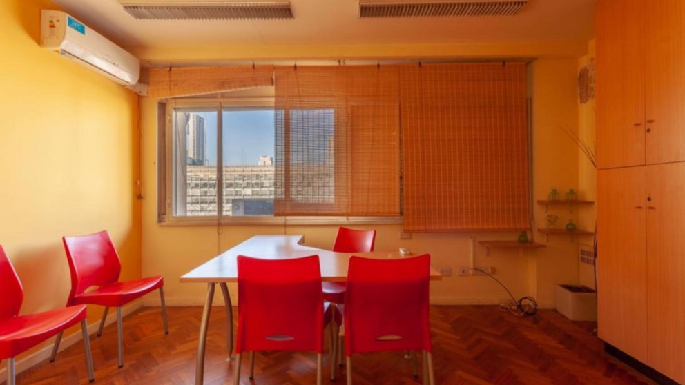 Oficinas del microcentro se venden para vivir desde los 25.000 dólares