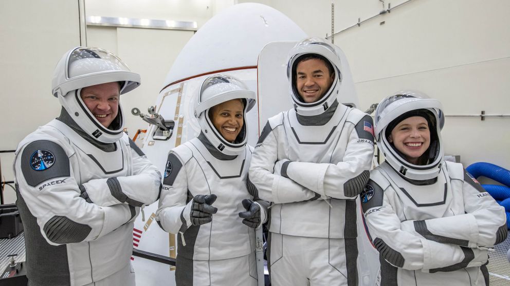 Los astronautas y la nava Crew Dragon
