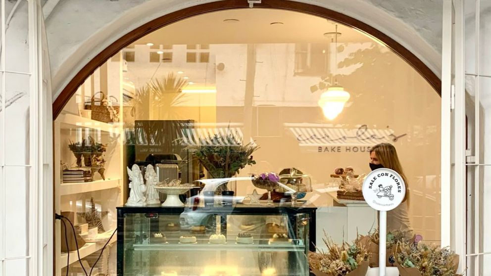 Venta de flores: del puesto al bar de la esquina