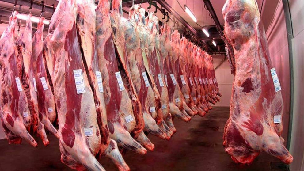 Asado, milanesas y carnaza bajaron de precio ante la restricción a las exportaciones de carne