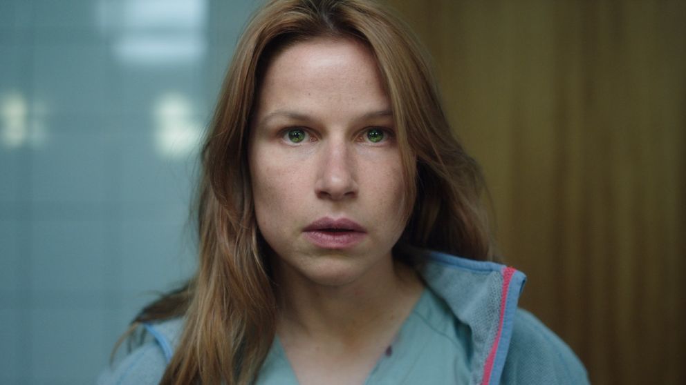 Una mujer vuelve a la vida con sed de sangre y muchas preguntas. (Netflix)