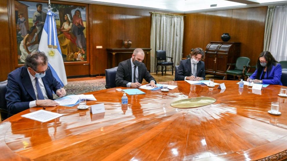 Guzmán diversifica la oferta de bonos para atraer inversores