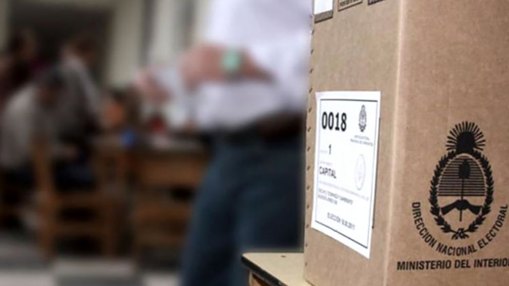 Las autoridades piden no cerrar el sobre con saliva, pero eso no anula el voto