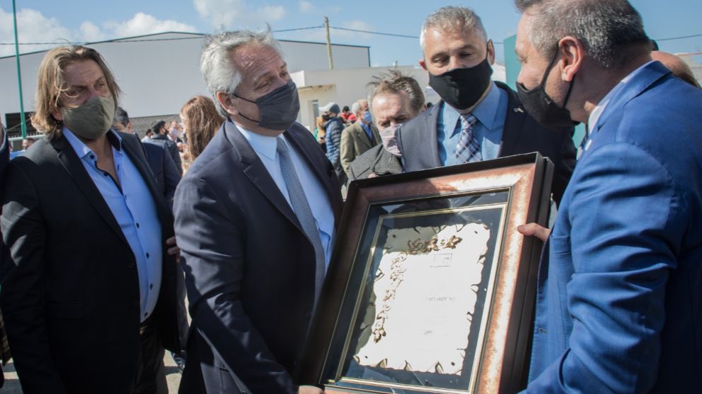 Las pymes le entregaron un reconocimiento a Alberto Fernández en un acto en el Parquier Industrial Hudson