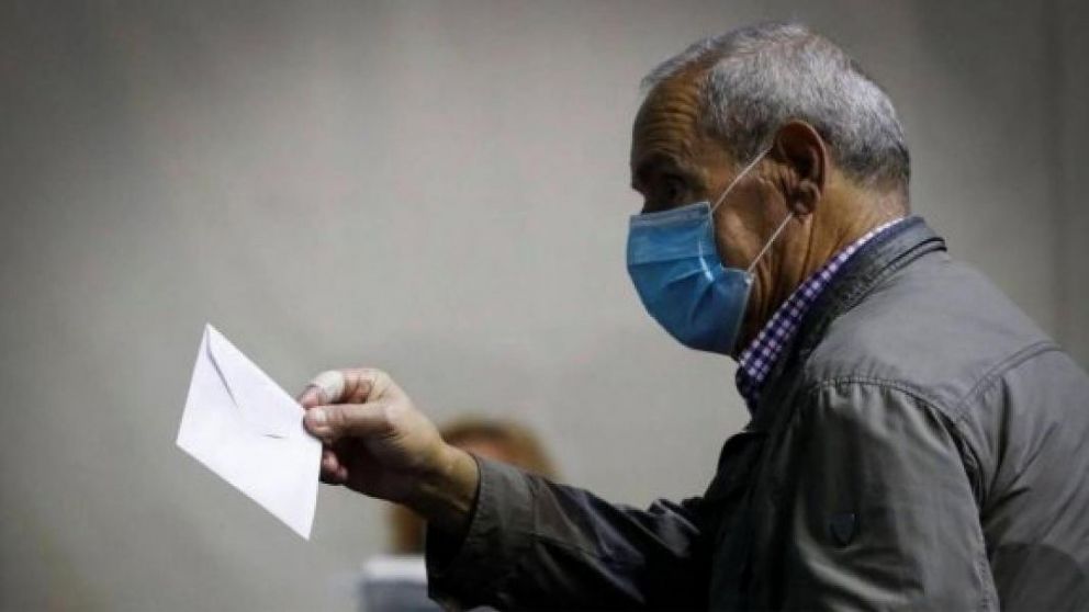 La nueva normativa se superpone los protocolos de la Cámara Nacional Electoral