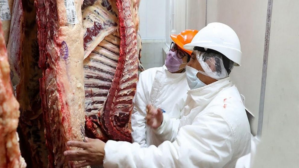 Extensión de las restricciones a la carne, una de las claves del día en los mercados