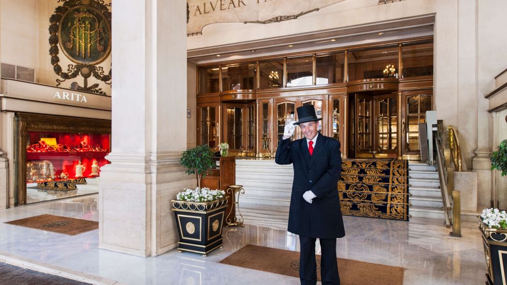 El glamoroso Alvear Palace Hotel renov� muebles en pandemia, vende todo lo que no usar�
