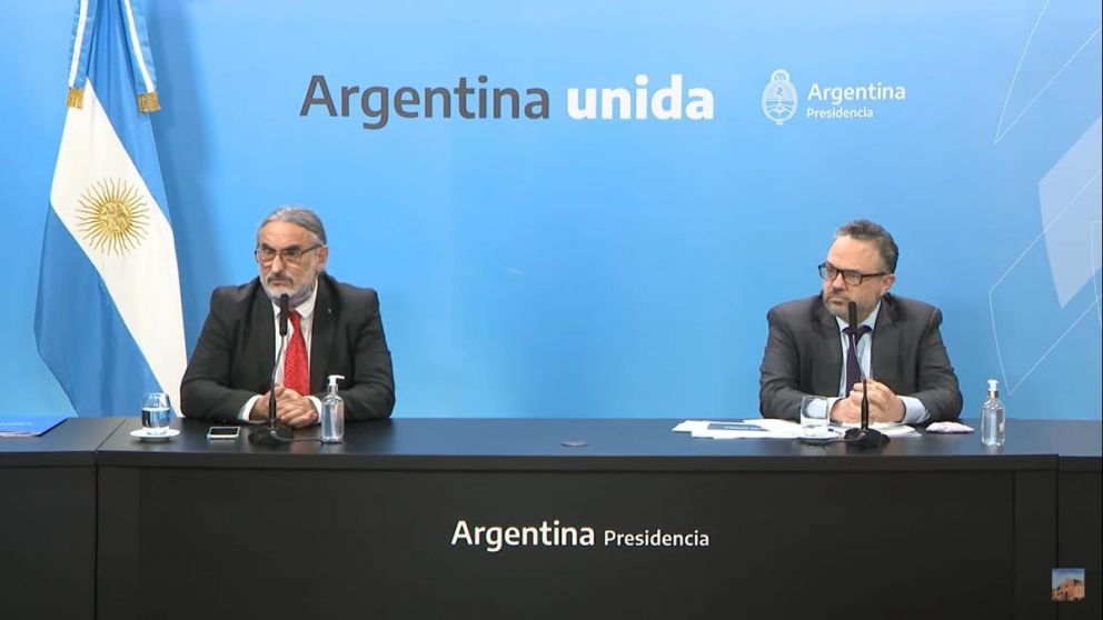 Luis Basterra y Matías Kulfas, durante el anuncio de reapertura de exportaciones