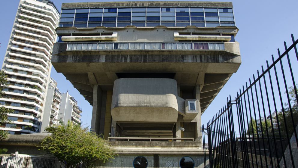 Reabre la Biblioteca Nacional con reserva previa de turnos y protocolo