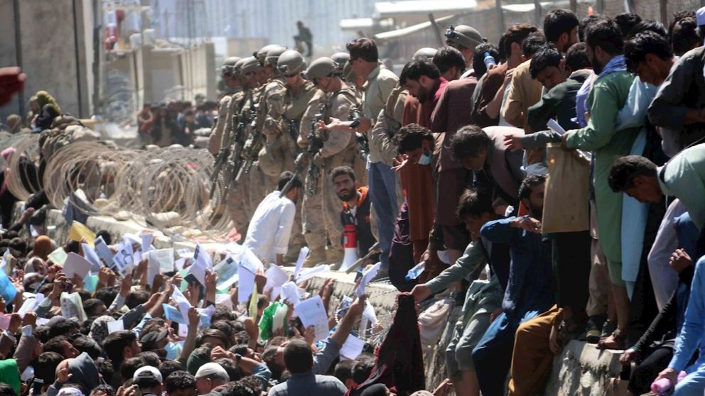 Evacuación apresurada en Kabul por miedo a nuevos atentados terroristas
