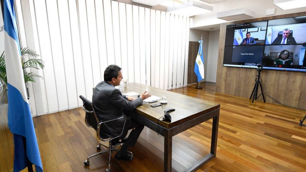 Massa propuso establecer diez acuerdos básicos" para la reconstrucción del país en la pospandemia