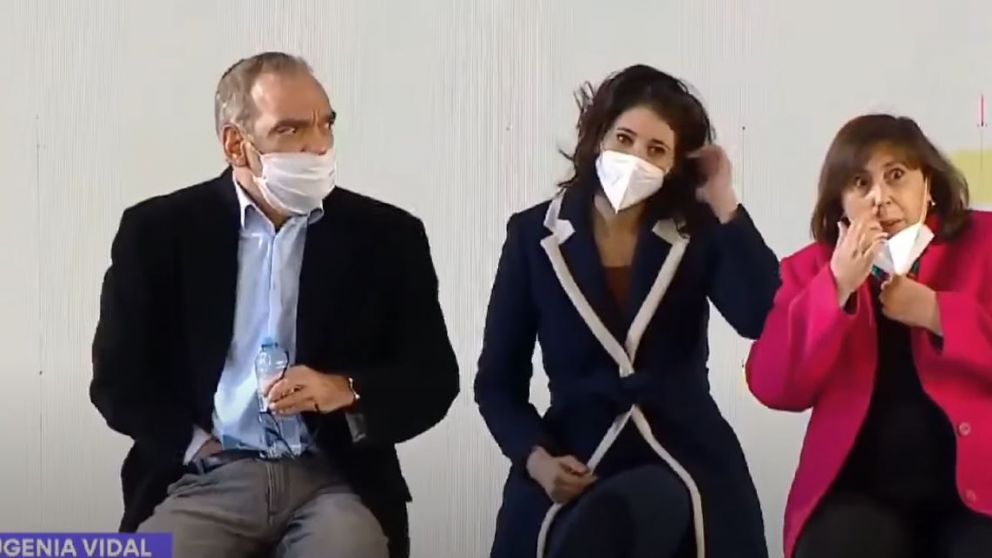 La imagen de Iglesias que se volvi� viral, junto a Sabrina Ajmechet y Paula Oliveto