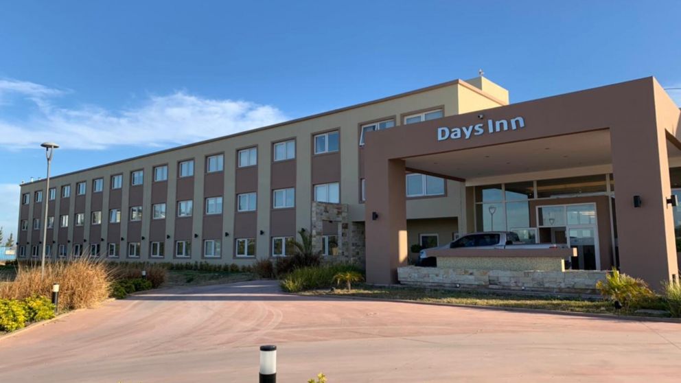 Inauguración de hotel en Zárate