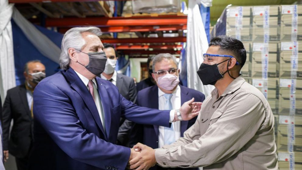 En Catamarca, Alberto visitó la textil Confecat y participó del Bicentenario de esa provincia