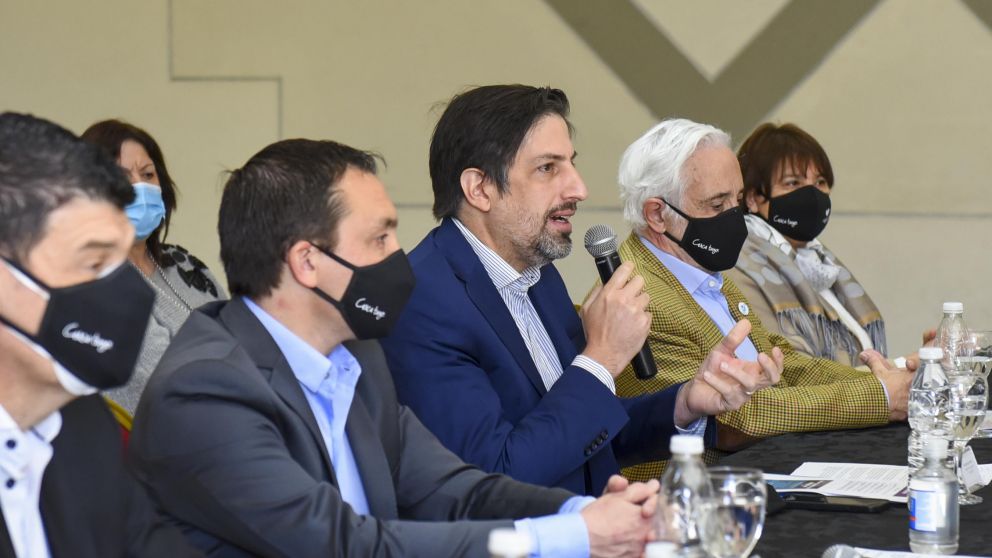 Trotta instó a dar un debate en el campo educativo en términos electorales