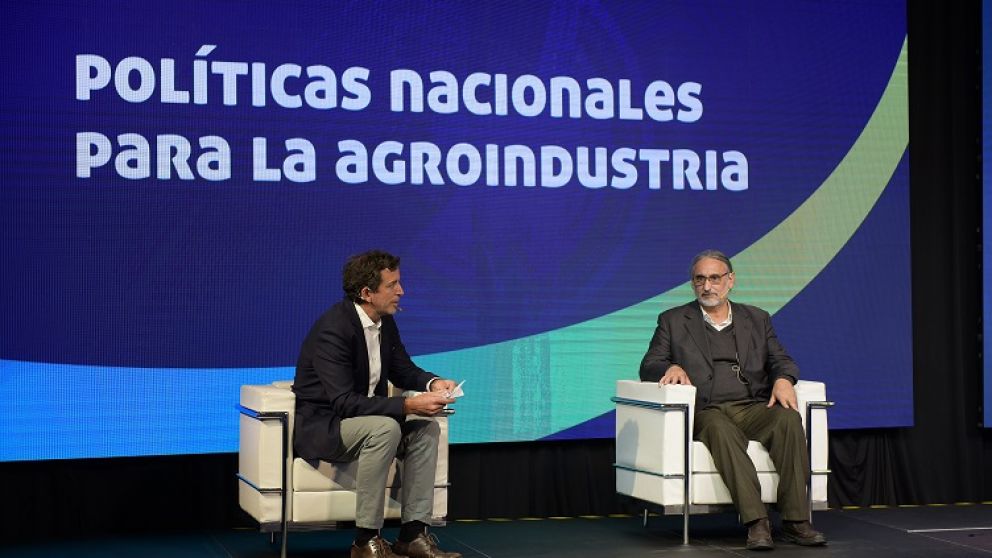 El ministro Basterra, en un tramo de su disertación
