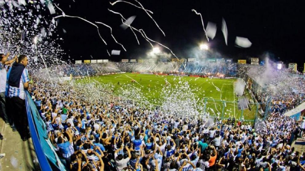 Los hinchas podrán volver a las canchas en septiembre