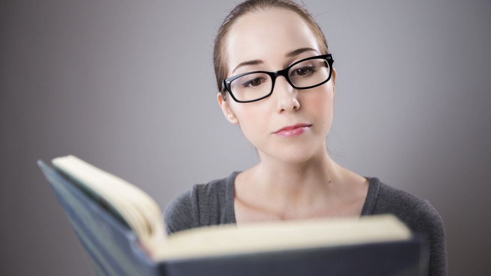 Día del lector: suelta de poemas, sorteos y descuentos en librerías