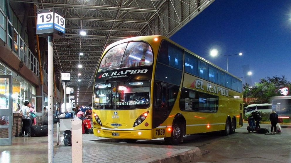 El acuerdo de la UTA contempla a los trabajadores que prestan servicios y los que no