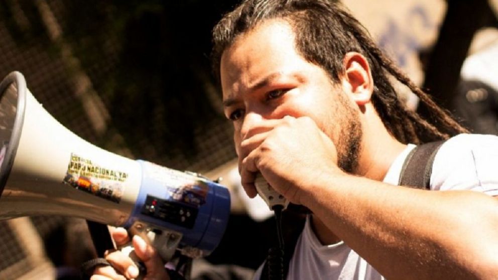  Sebasti�n Romero, quien dispar� con un mortero en Congreso cuando se debat�a la reforma previsional,  ser� precandidato a senador nacional por el Frente de Izquierda y de los Trabajadores (FIT) en Santa Fe.