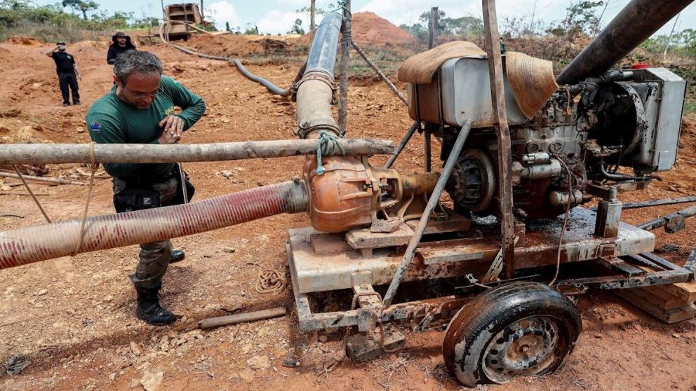 De acuerdo con los expertos, la miner�a ilegal es una de las principales causas de la deforestaci�n de la Amazon�a brasile�a