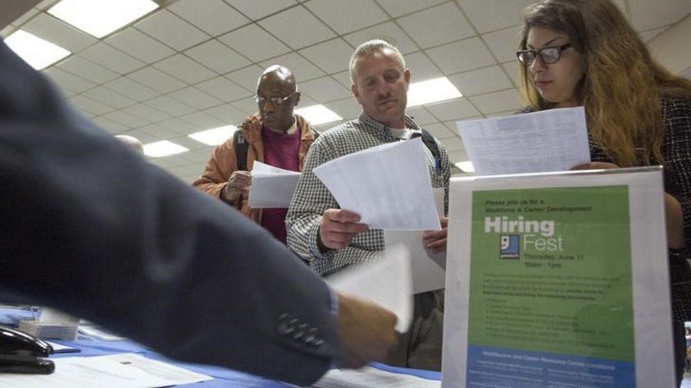 Nuevo mínimo en pedidos de subsidios por desempleo en EEUU