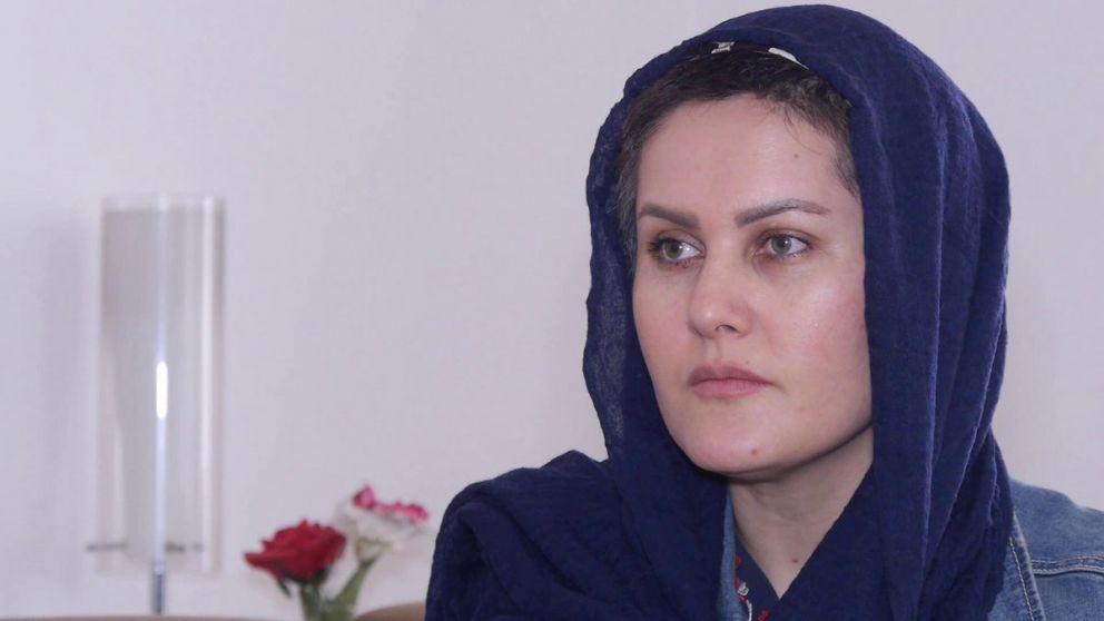 Mujeres afganas referentes culturales y sociales expresan sus temores en redes