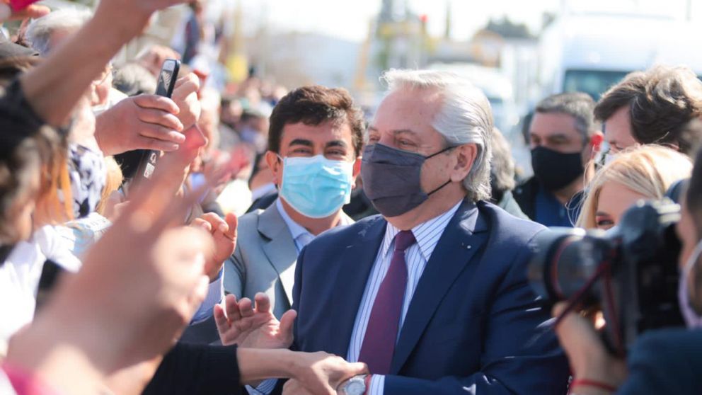 Alberto Fernández dijo que a los únicos a los que le debe disculpa es "al pueblo"