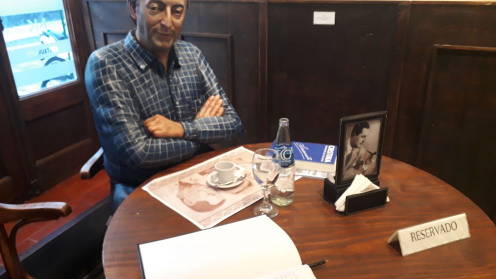 Néstor Kirchner el protagonista de la parrilla y restaurante NK Ateneo en San Telmo