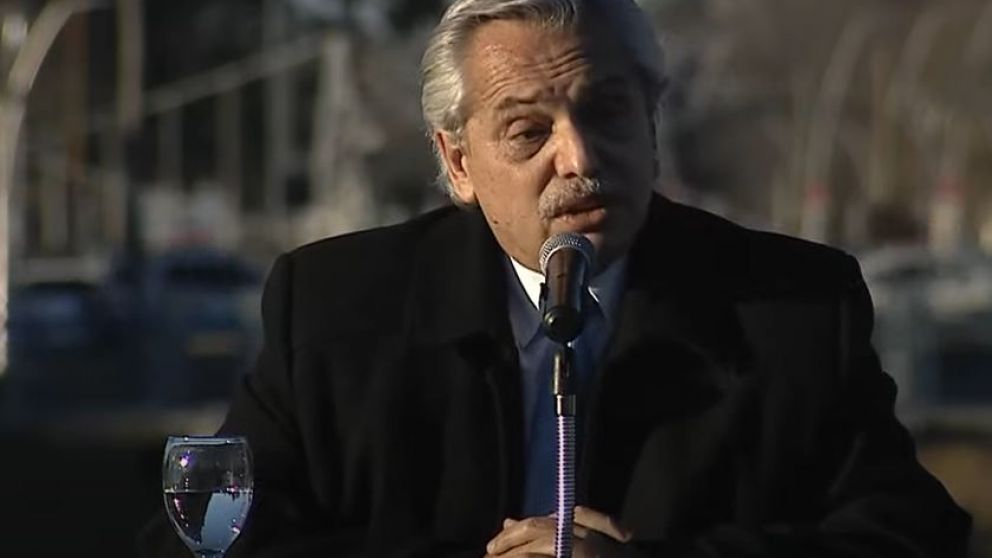 Alberto se refirió a la foto del escándalo durante el anuncio de la reglamentación de la ley de Zonas Frías, en Olavarría