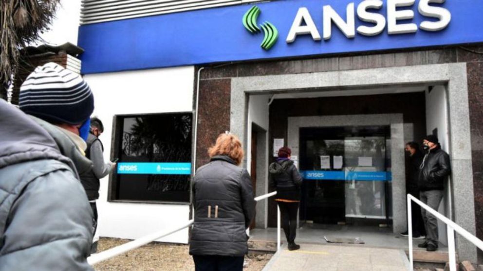 Para acceder al nuevo beneficio los titulares de AUH y jubilados deberán ingresar a Mi Anses