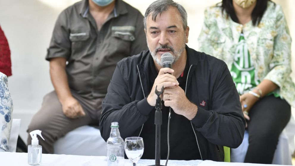 "No puede haber más demoras en recuperar el poder adquisitivo perdido", advirtió Aguiar