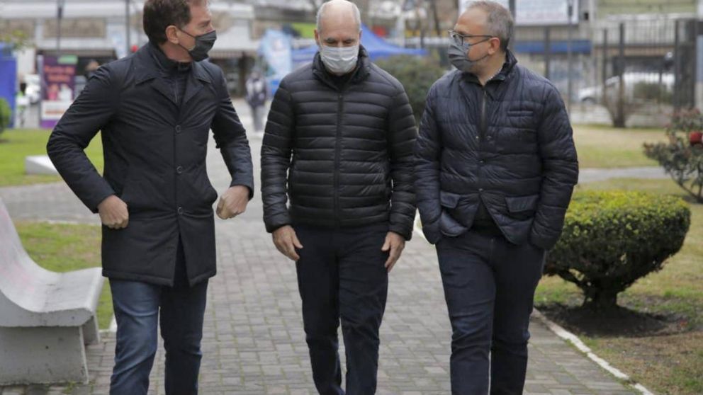 Santilli junto a Larreta y Valenzuela