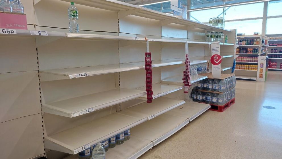 Las  interrupciones en la cadena de suministros se traducen�en�estanter�as vac�as en tiendas y supermercados.