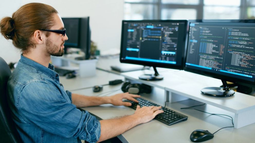 Argentina Programa capacitará a 60 mil jóvenes, los que recibirán un subsidio y acceso a Internet gratis