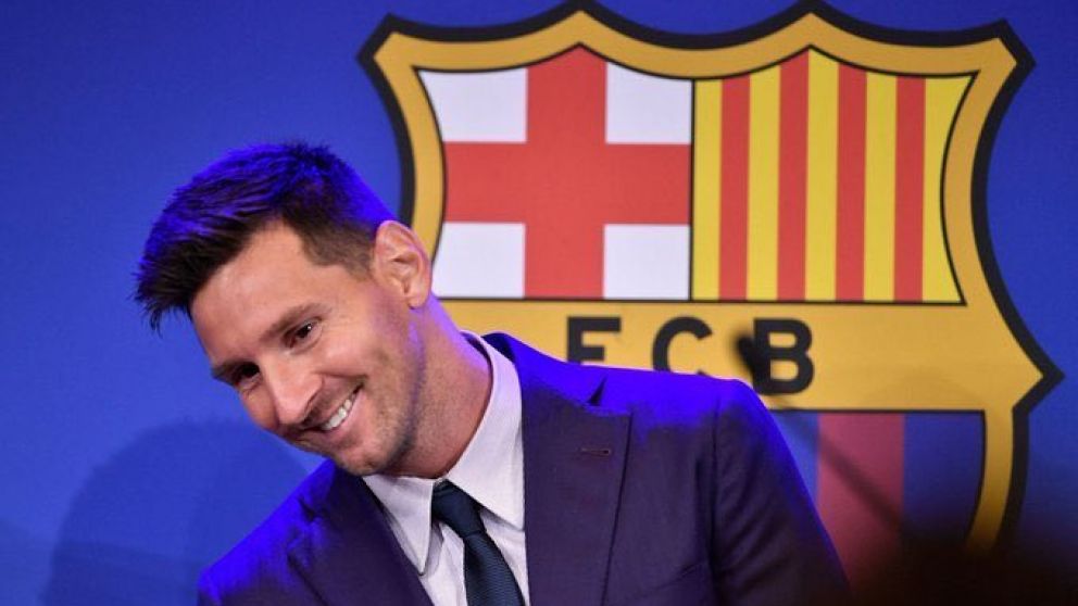 Messi deja el Barcelona con una emotiva conferencia y lo espera el PSG con un fabuloso contrato