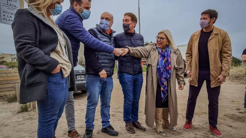 Diego Santilli y Lilita Carrió en Pinamar