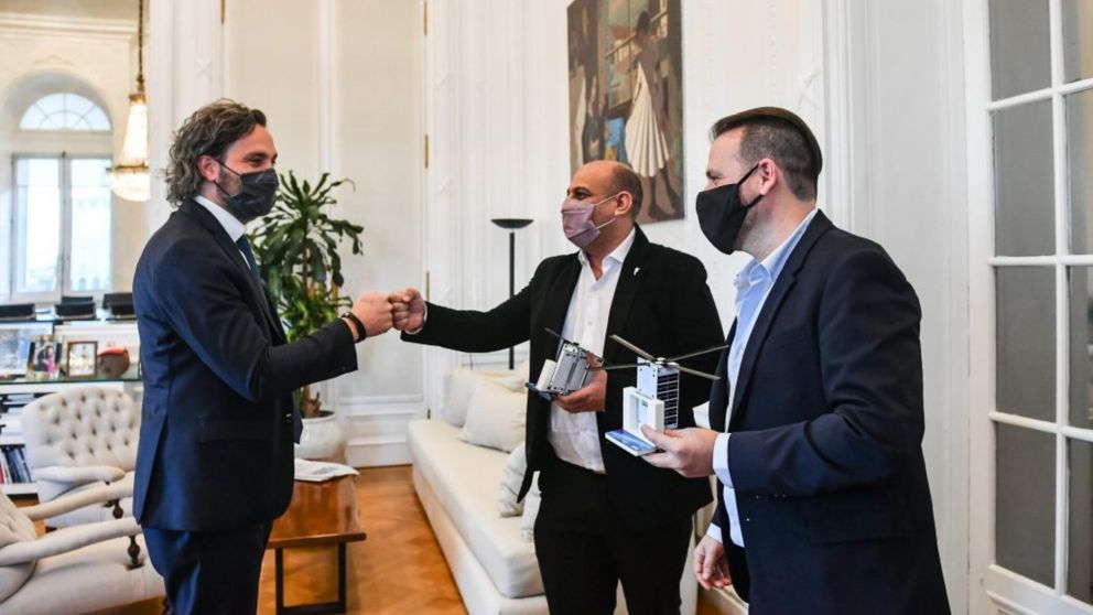 Reunión de Cafiero con representantes de SpaceX