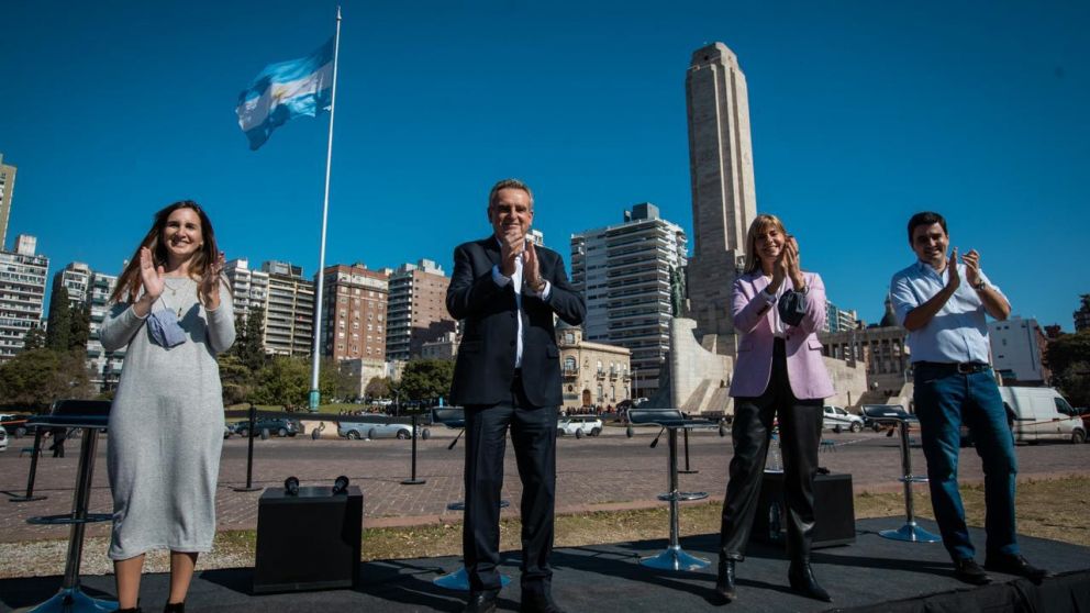 Rossi presentó los candidatos de la lista "La Santa Fe que queremos"