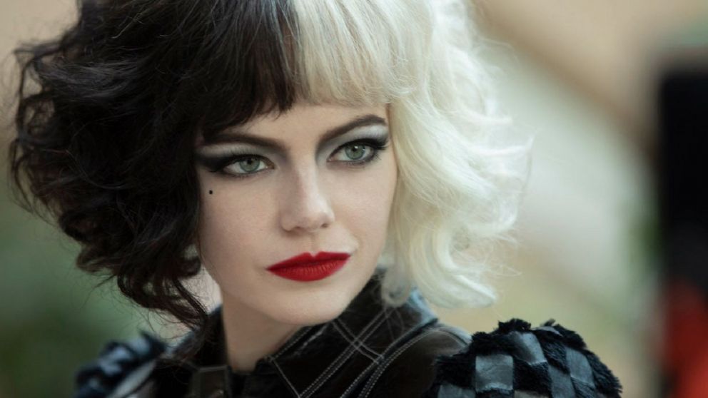 Emma Stone y Scarlett Johansson se enfrentan a Disney