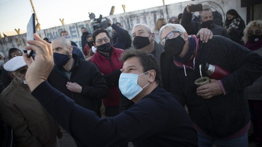 Manes hace su debut como candidato en estas elecciones