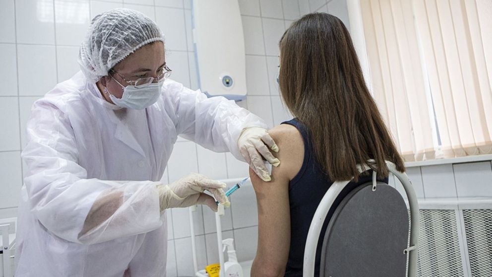 Estudian la combinación de vacunas en la provincia de Buenos Aires