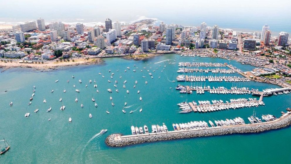 Las autoridades de Punta del Este ven con buenos ojos la inmunización de turistas extranjeros, como se hace en Miami