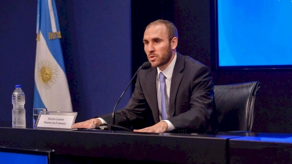 Obra pública, subsidios y envíos a provincias dispararon el déficit