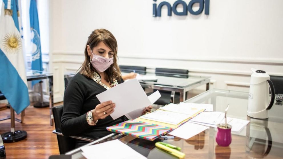 Victoria Donda fue sobreseída en la causa de contratación irregular.