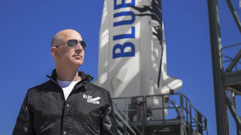 Un pasajero anónimo pagó 28 millones de dólares en una subasta on line para tener un lugar en la nave Blue Origin
