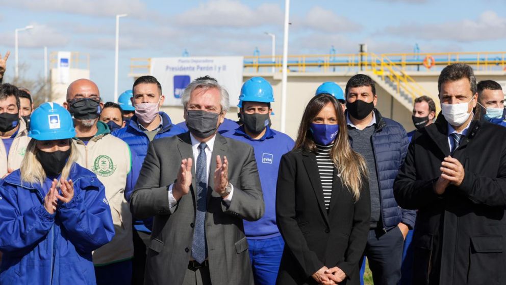 Fernández habló junto a Axel Kicillof, Sergio Massa y Malena Galmarini al inaugurar una planta de AYSA en Guernica