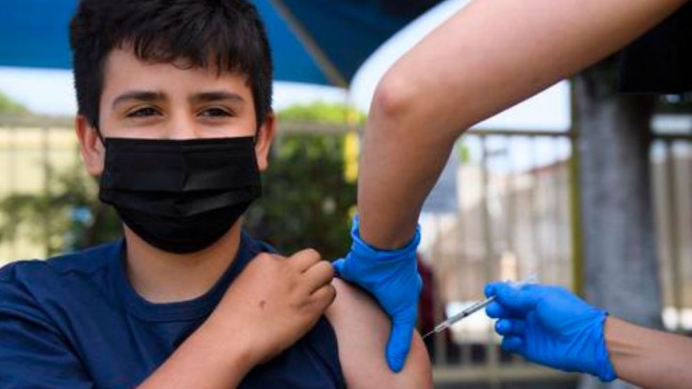 Vacunas para adolescentes: Argentina podrá sumar tres opciones contra el Covid 19