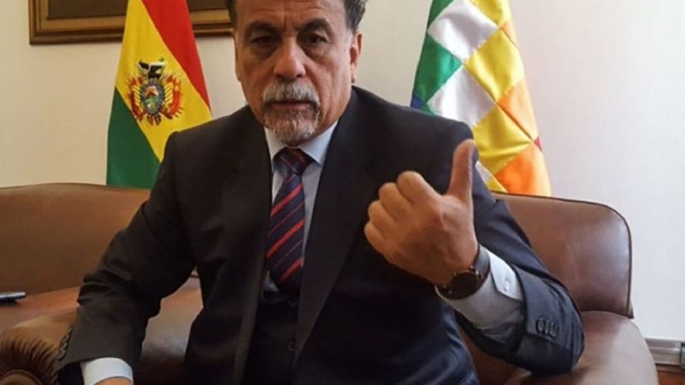 Normando Álvarez García pidió seguridad para custodiar la embajada y la residencia